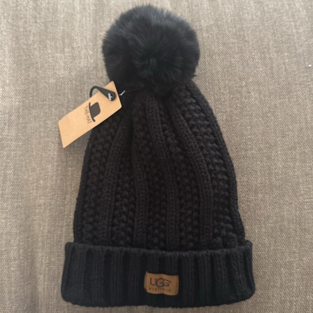 UGG AUSTRALIA - WOMEN’S HAT - BRAND NEW WITH TAGS - NEVER WORN